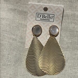 Gold Wave Teardrop Earrings